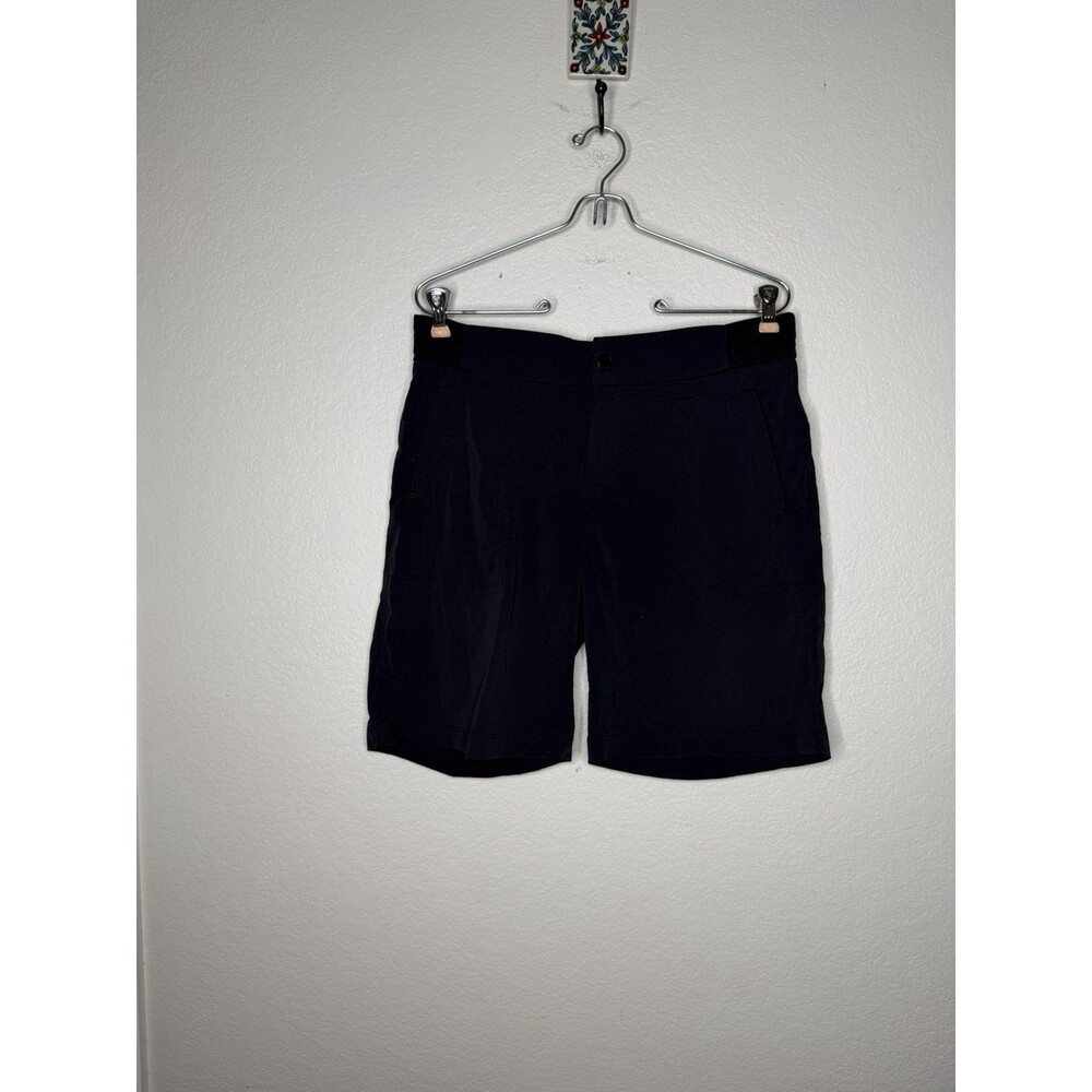 ATHLETA shorts  7” Bermuda Short Black zip pockets Size 8 Woven Nylon Stretch